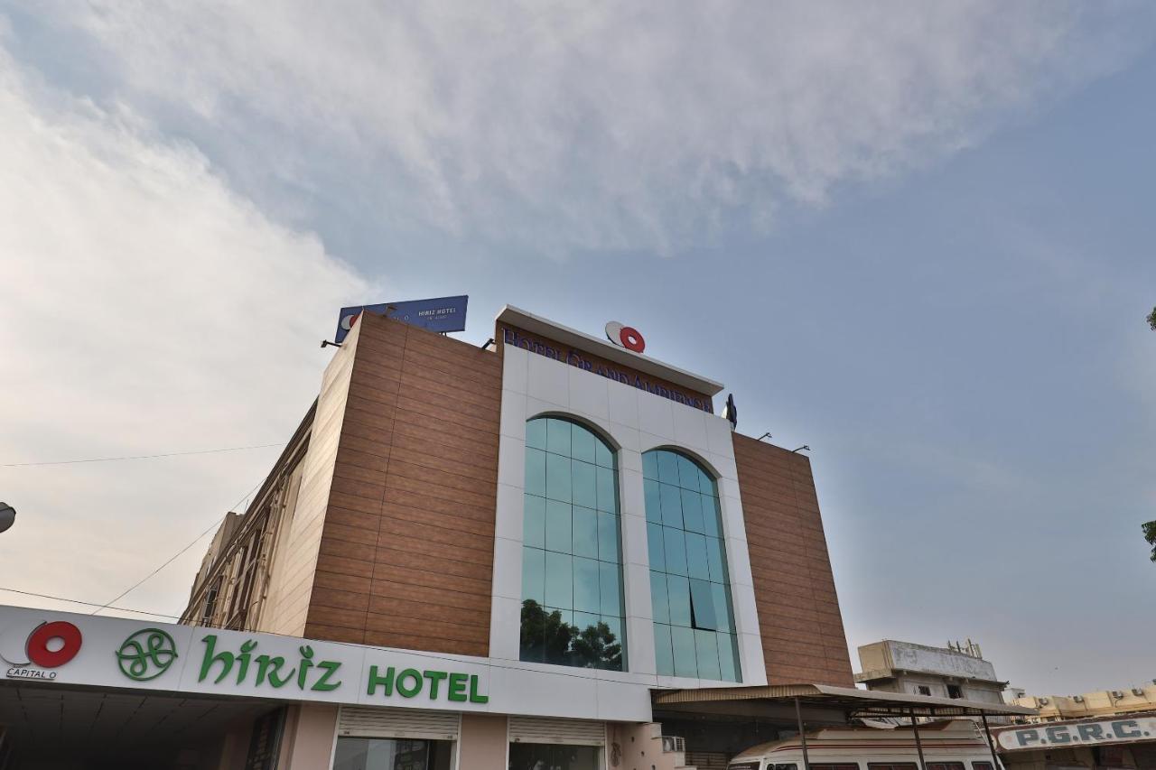 Capital O 41581 Hiriz Hotel Gandhidham Exterior photo