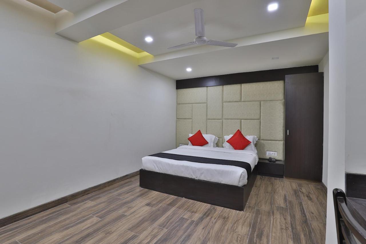 Capital O 41581 Hiriz Hotel Gandhidham Exterior photo