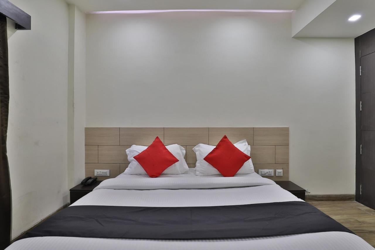 Capital O 41581 Hiriz Hotel Gandhidham Exterior photo