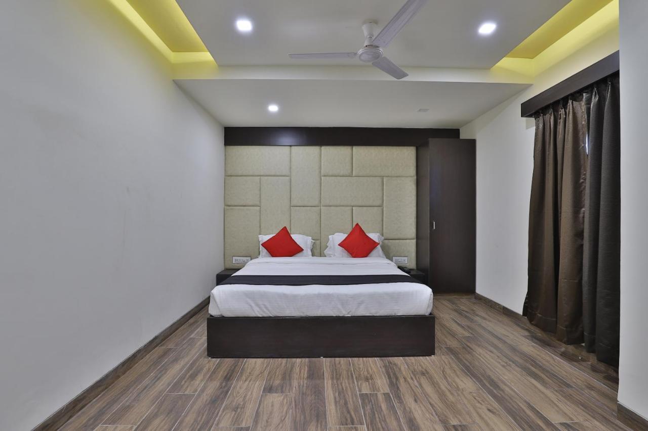Capital O 41581 Hiriz Hotel Gandhidham Exterior photo